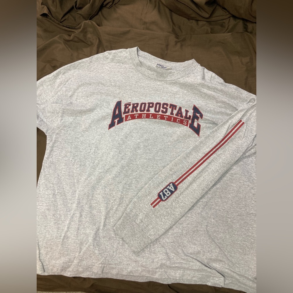 Aeropostale, Men’s shirt.  XL Color: Gray